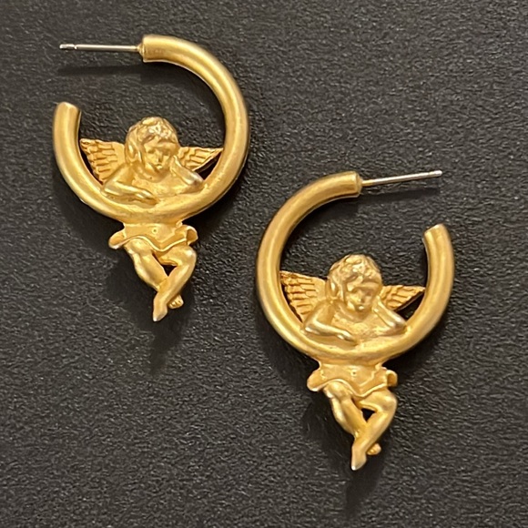 Vintage JJ Gold Plated Angel Cherub Laying on Crescent Moon Hoop Stud Earrings - Picture 3 of 5